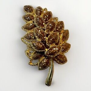 Vintage Brooch Gold‎ Tone Leaf With Set Crystals